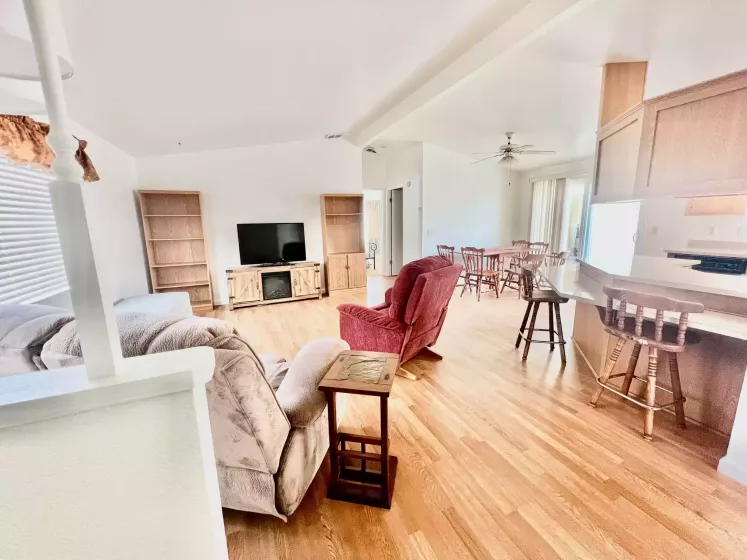 25 Coventry Way, Reno, Nevada 89506, 3 Bedrooms Bedrooms, 9 Rooms Rooms,2 BathroomsBathrooms,Manufactured,Residential,Coventry,250004155
